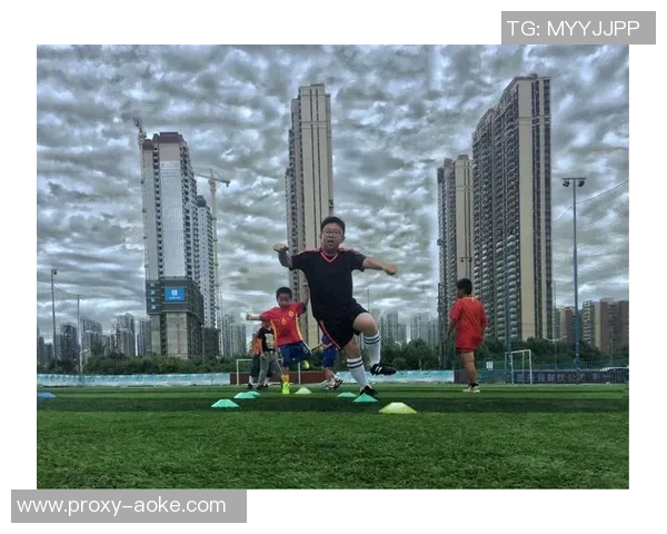 提升业余足球水平的体能训练方法与技巧分享